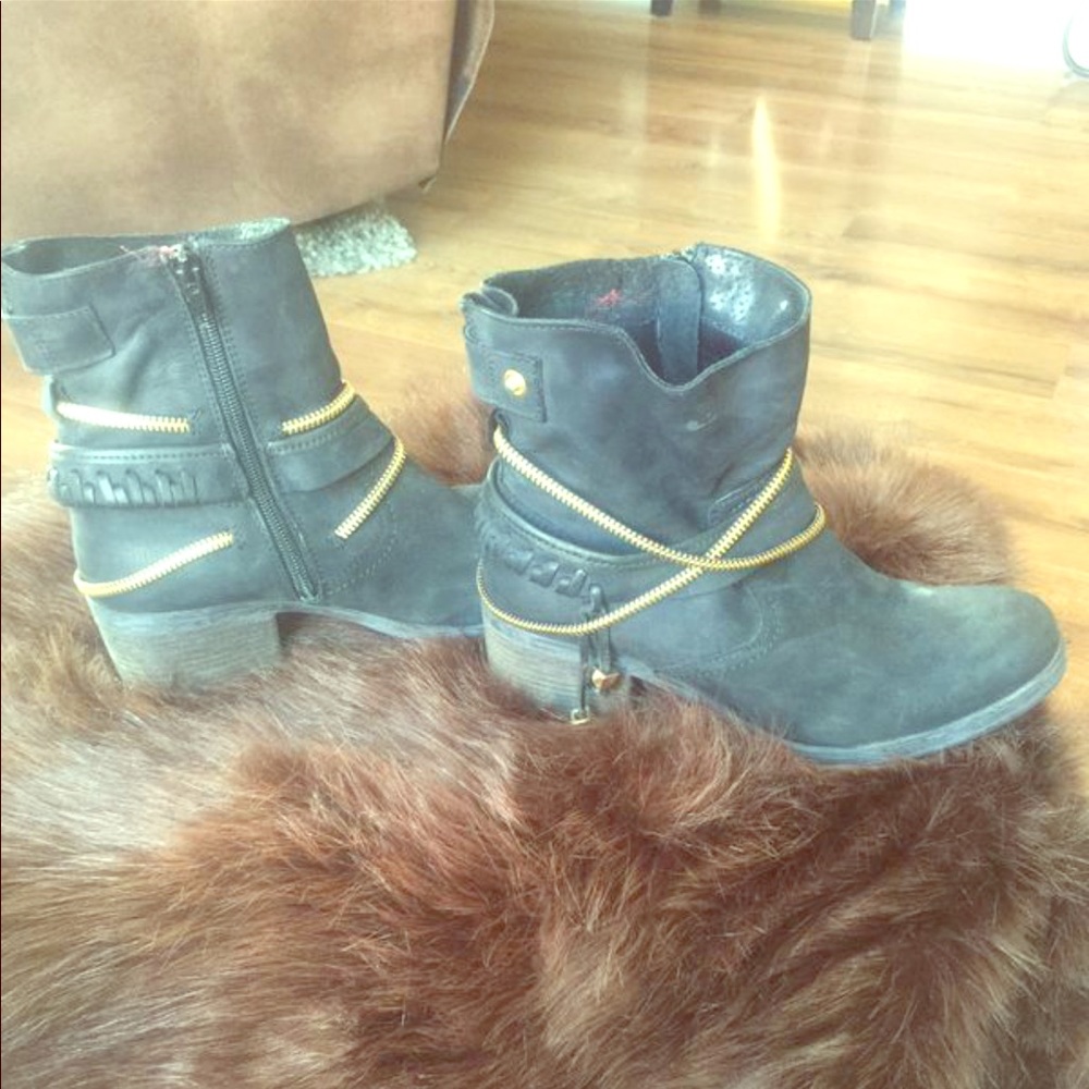 Steve Madden Booties